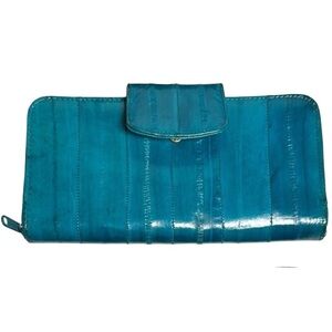 EEL SKIN WALLET Elegant Blue Women's Clutch one Owner like new very nice